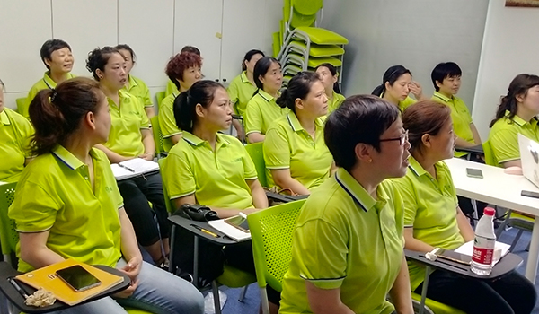 大班家政告訴你選擇家務(wù)阿姨的好處有哪些？（成都家務(wù)阿姨有哪些技能）